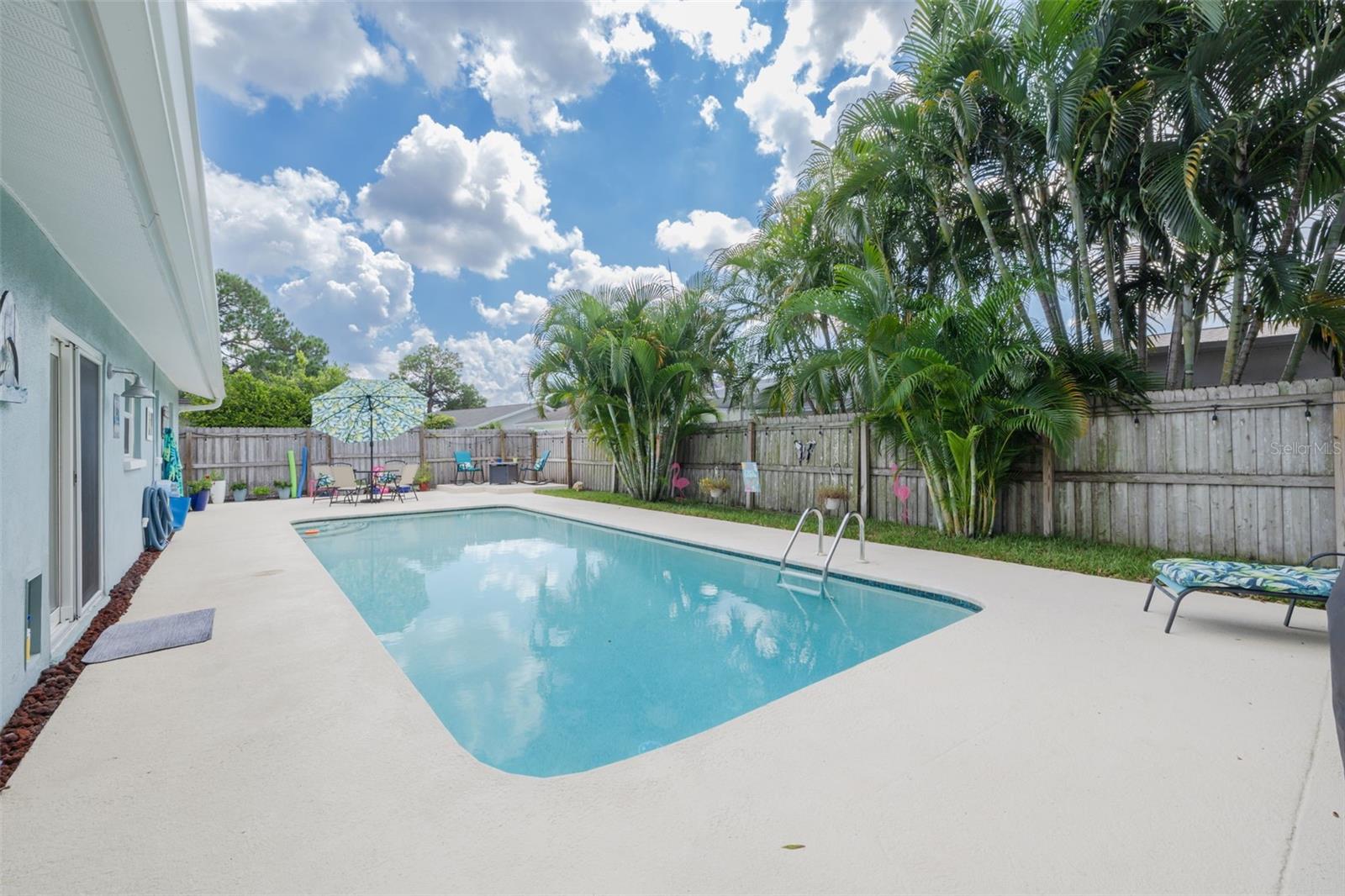 Image 22 of 28 For 1627 Dale Circle S