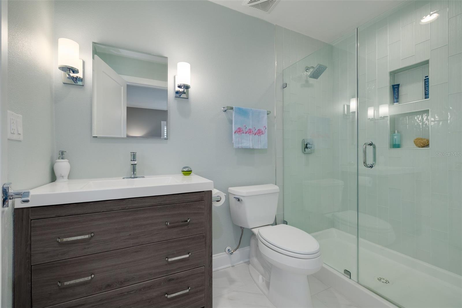 Image 5 of 28 For 1627 Dale Circle S