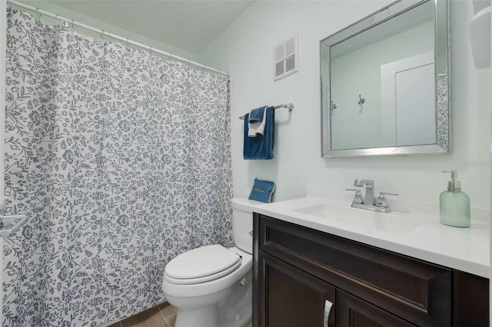 Image 8 of 28 For 1627 Dale Circle S