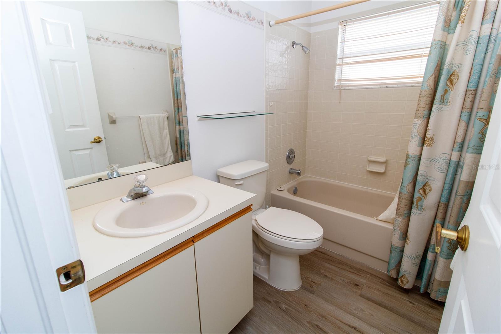 Image 19 of 44 For 4222 Northampton Drive