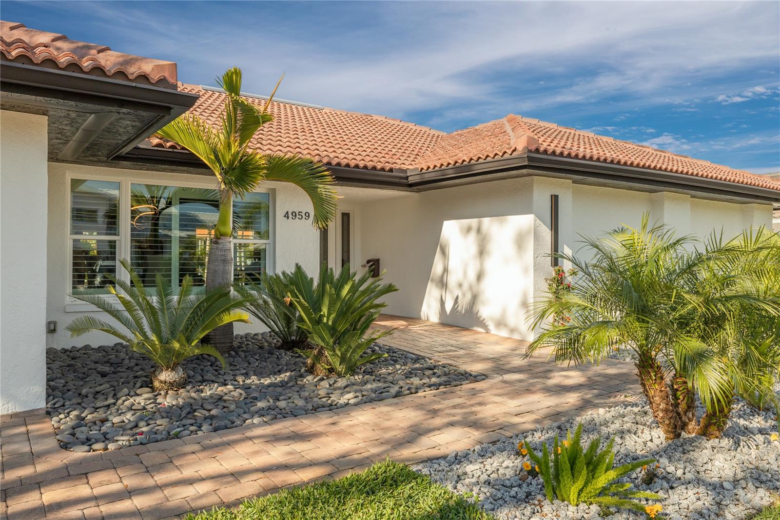 Image 16 of 64 For 4959 58th Avenue S