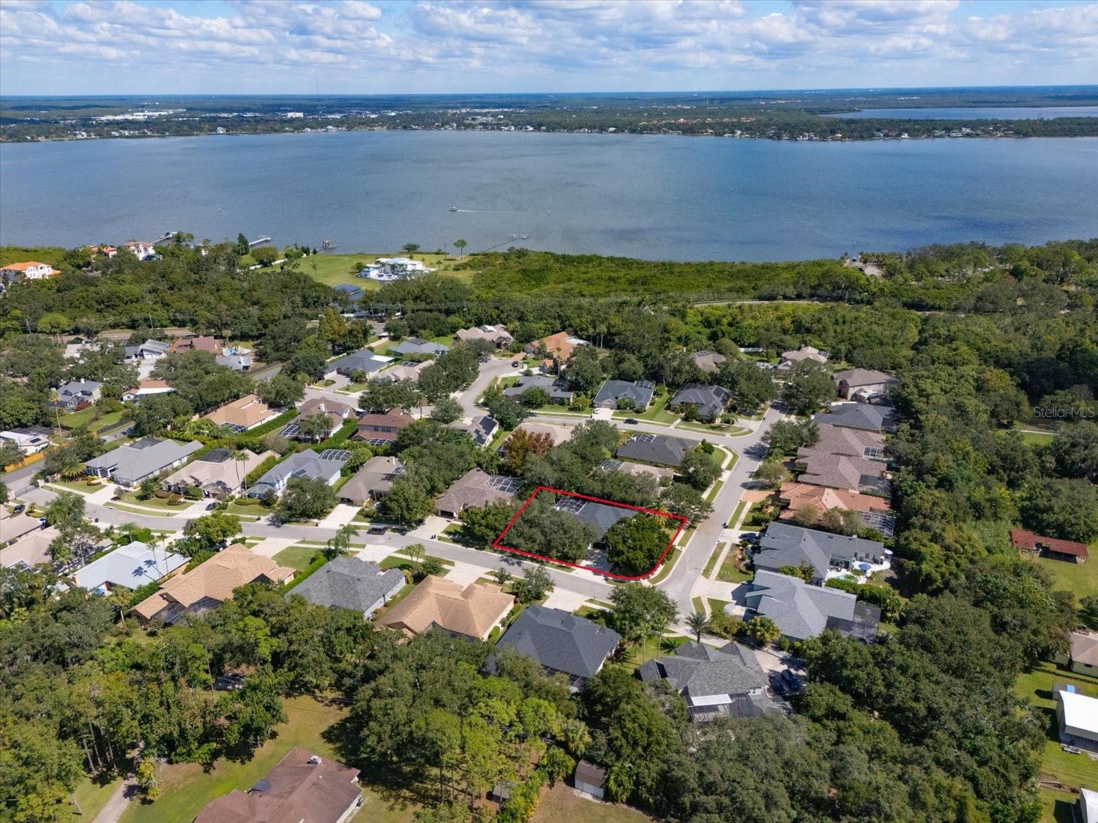 Listing photo id 65 for 217 Highland Woods Drive