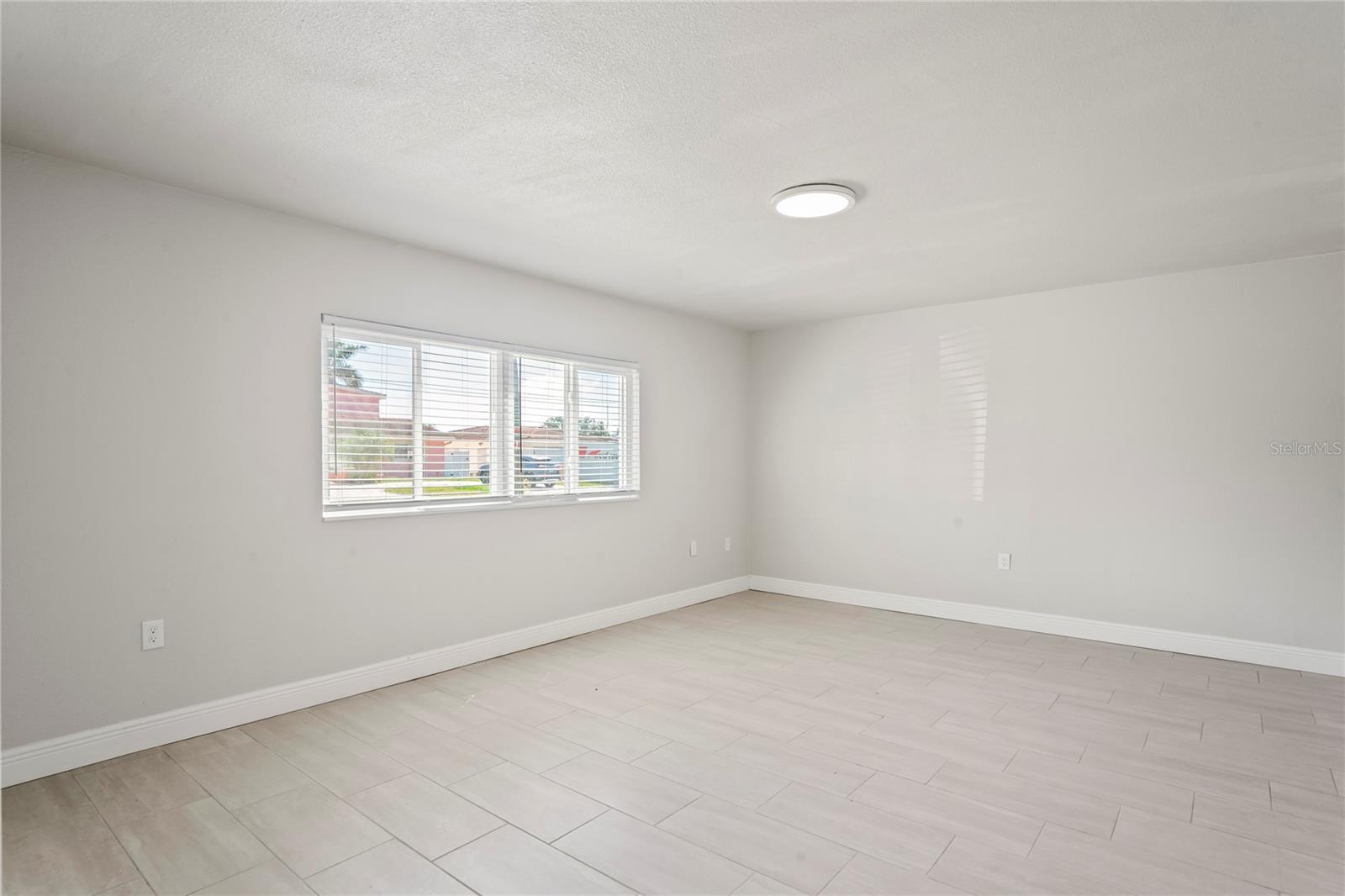 Listing photo id 19 for 516 Crystal Drive