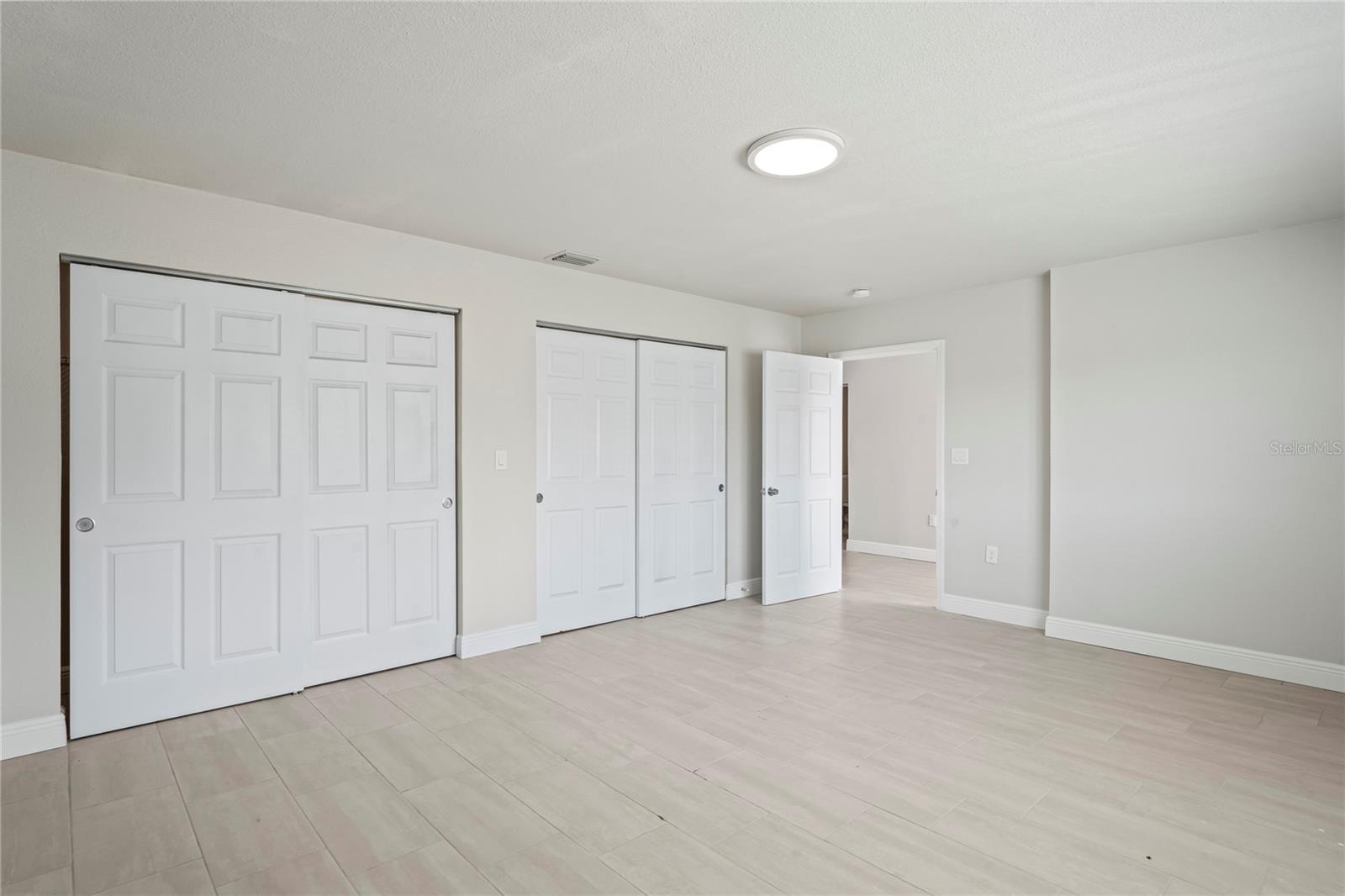 Listing photo id 20 for 516 Crystal Drive