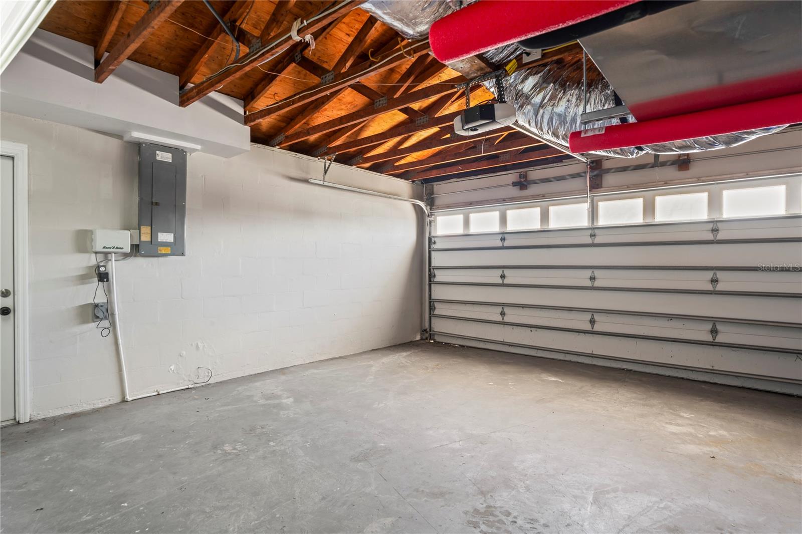 Listing photo id 23 for 516 Crystal Drive
