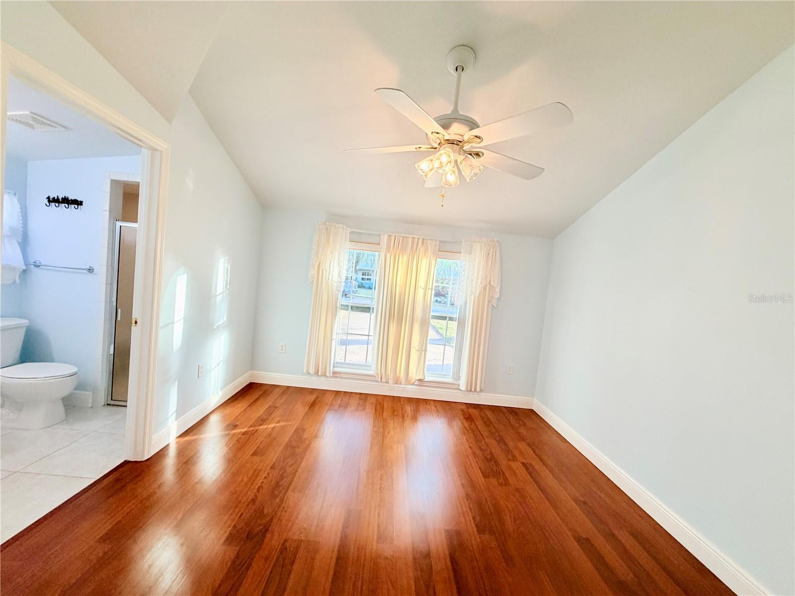 Image 32 of 37 For 1020 2nd Avenue Nw