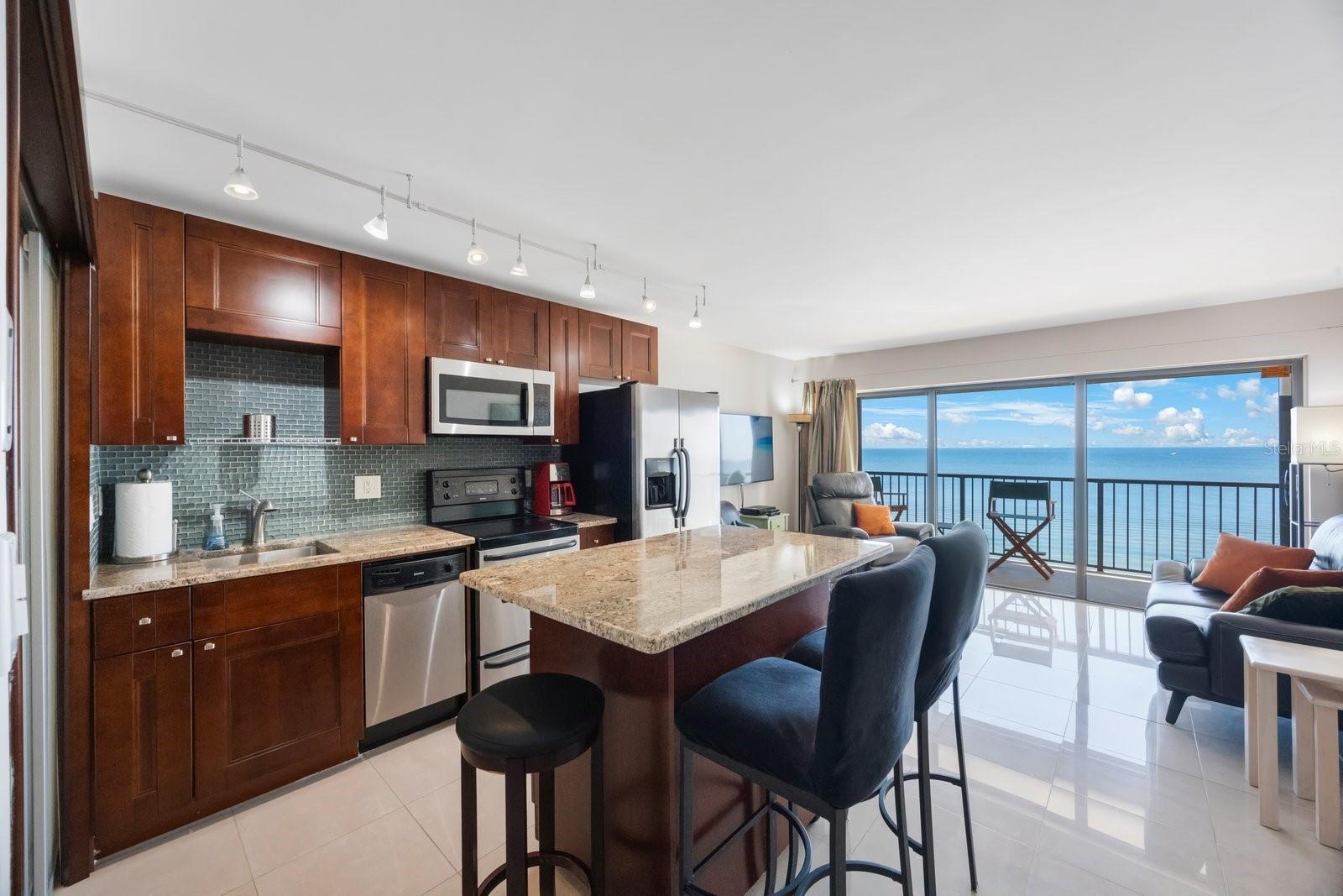 Image 10 of 49 For 14950 Gulf Boulevard 605