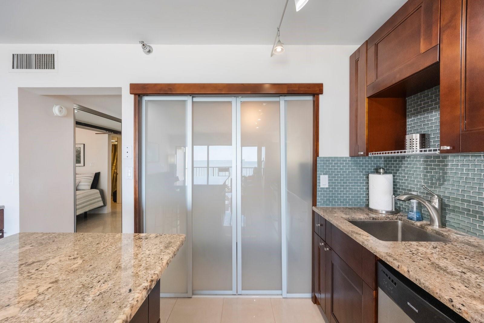 Image 18 of 49 For 14950 Gulf Boulevard 605
