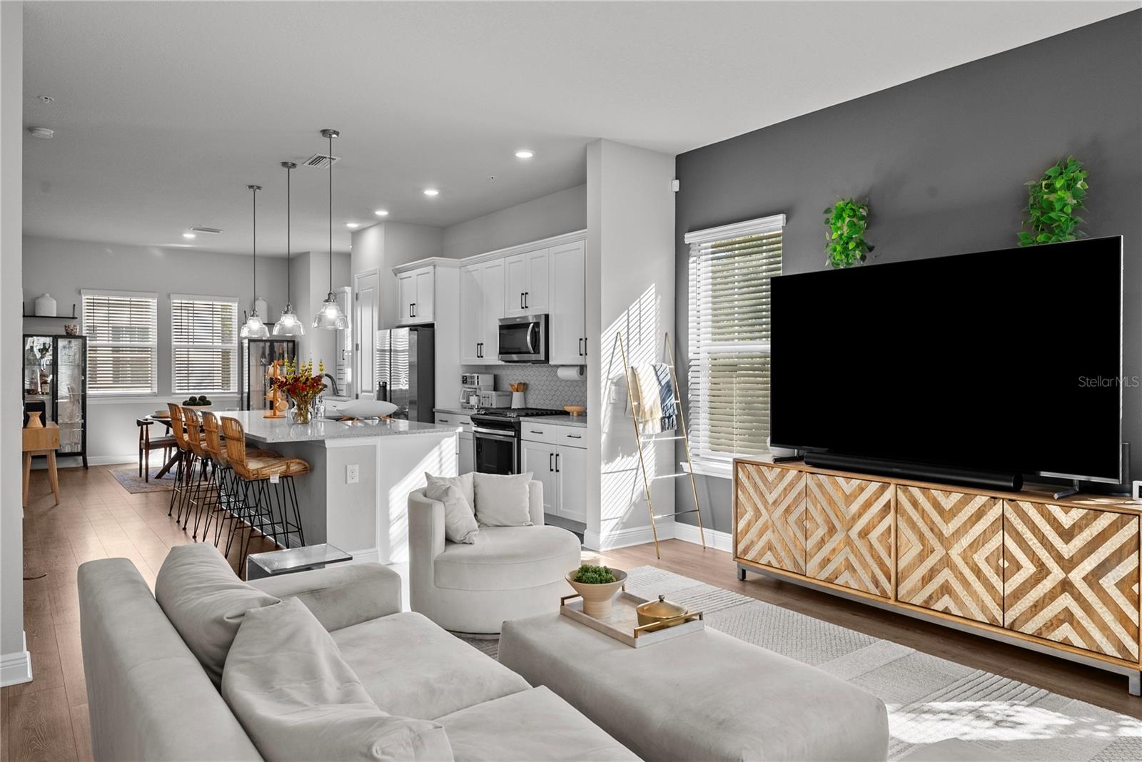 Image 14 of 41 For 203 Tampania Avenue 1