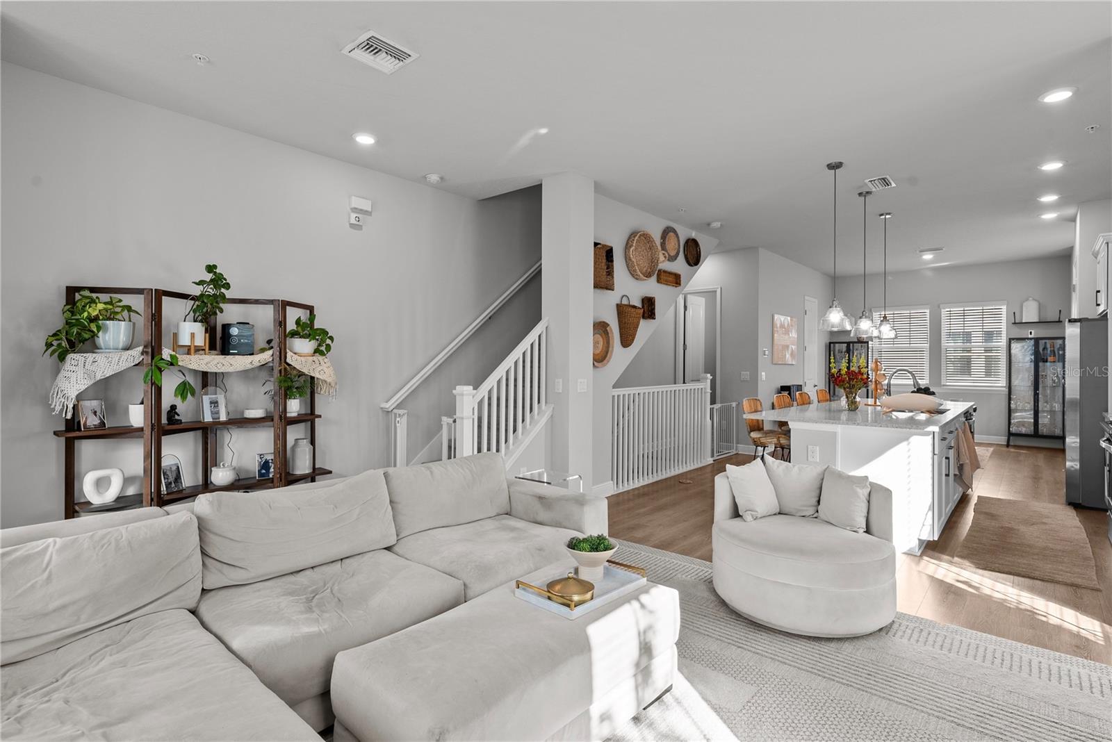 Image 15 of 41 For 203 Tampania Avenue 1
