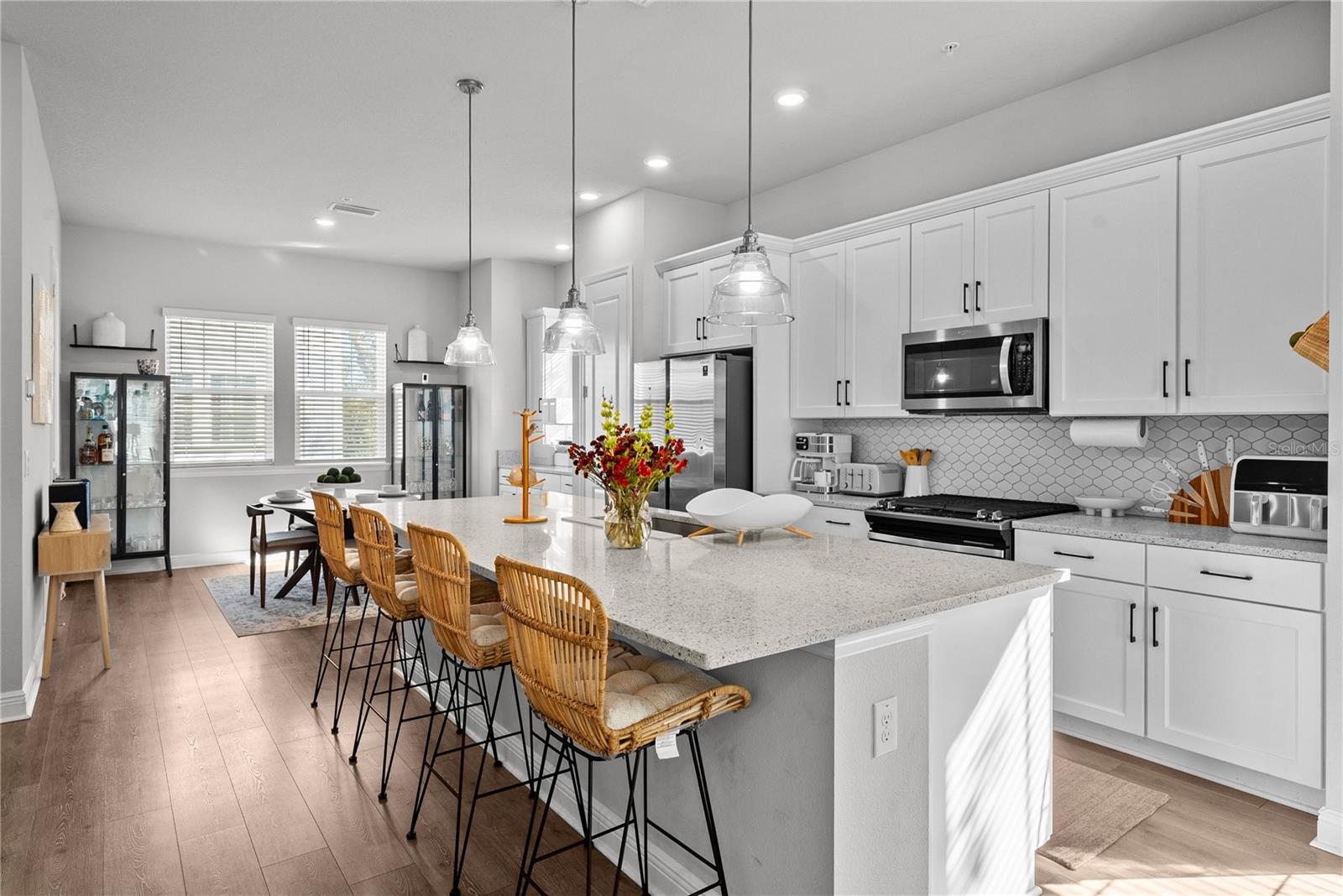Image 3 of 41 For 203 Tampania Avenue 1