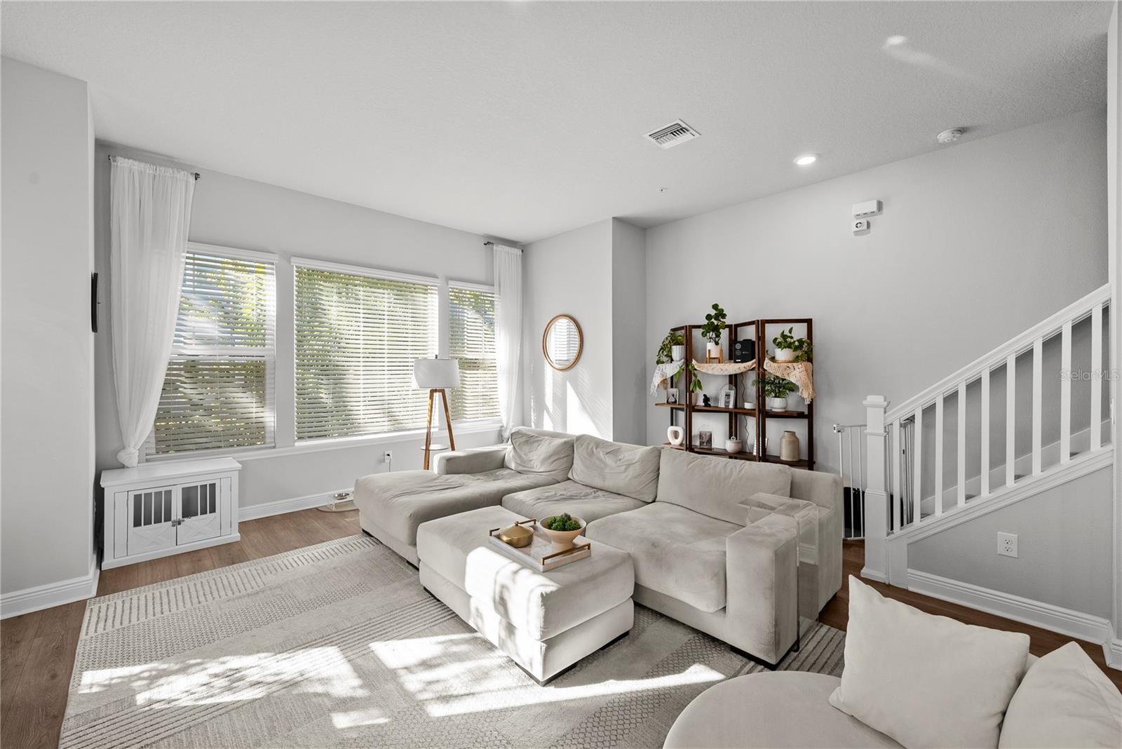 Image 6 of 41 For 203 Tampania Avenue 1
