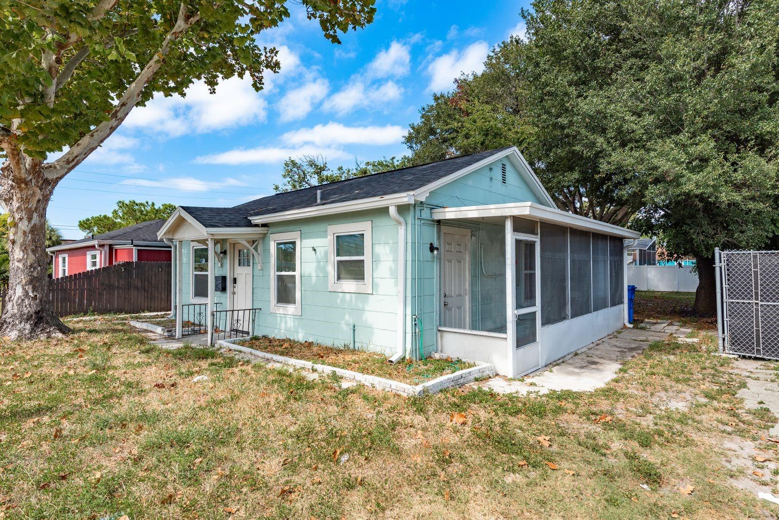 Image 18 of 21 For 3037 38th Avenue N