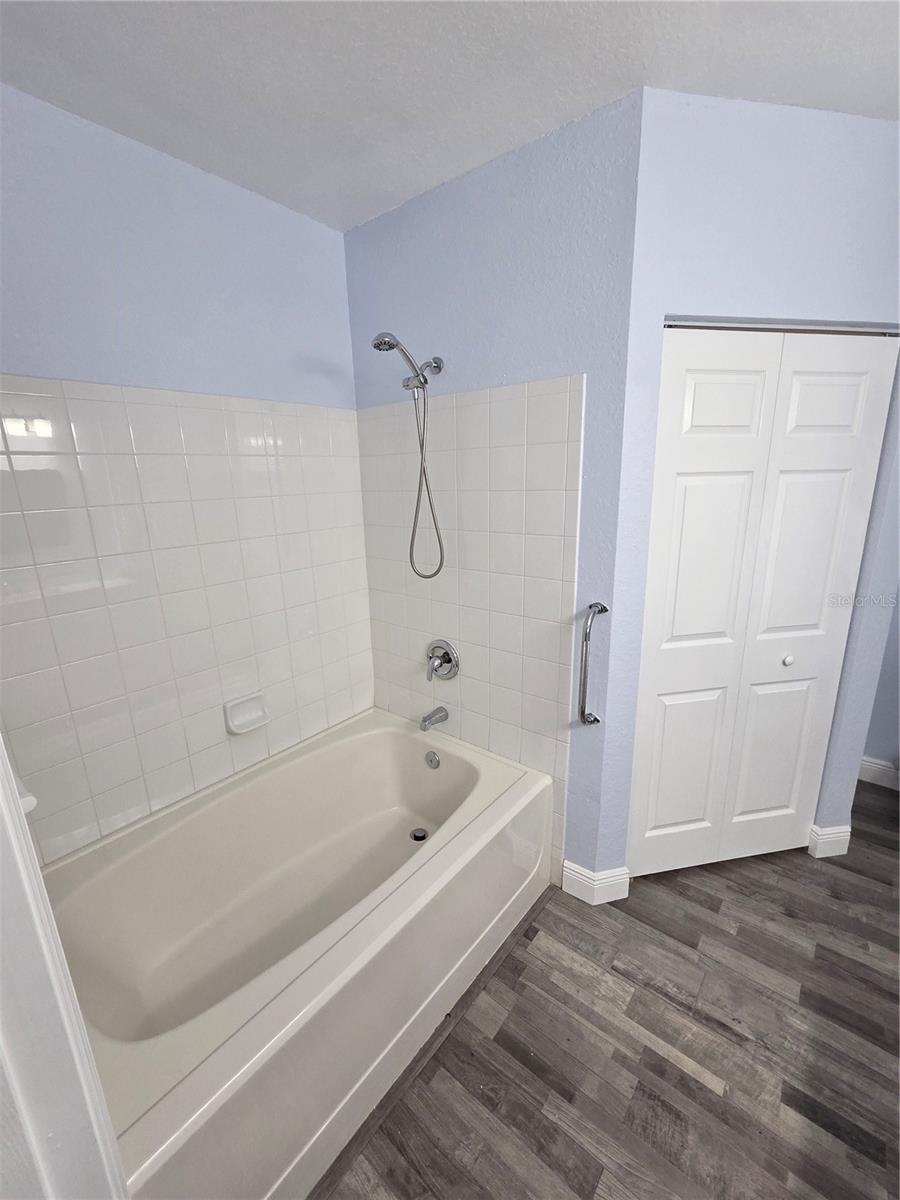 Image 10 of 25 For 3628 Kings Road 103
