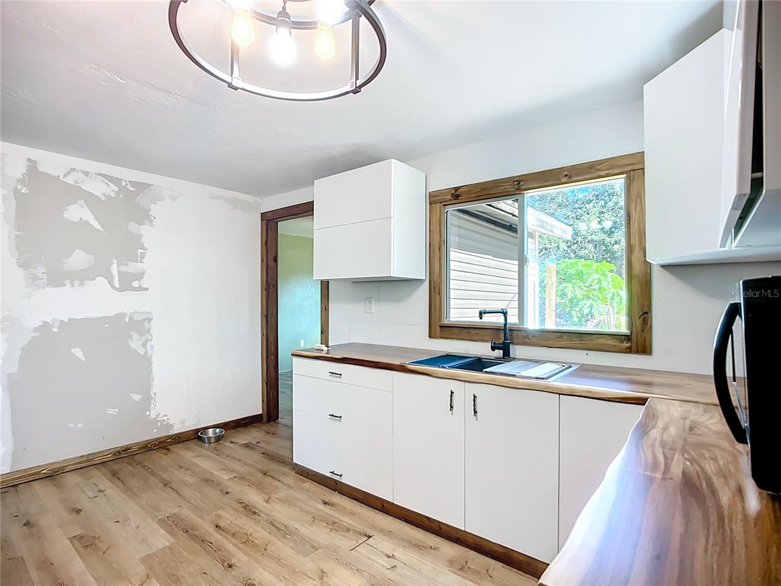 Image 9 of 33 For 4208 3rd Avenue Boulevard E