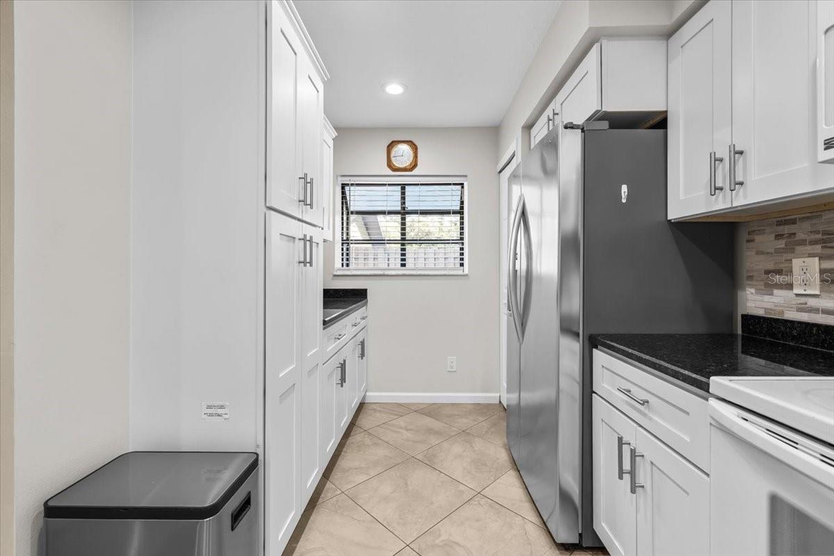 Image 19 of 42 For 1994 Whitney Way