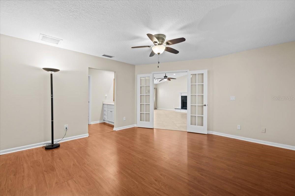 Image 23 of 42 For 1994 Whitney Way