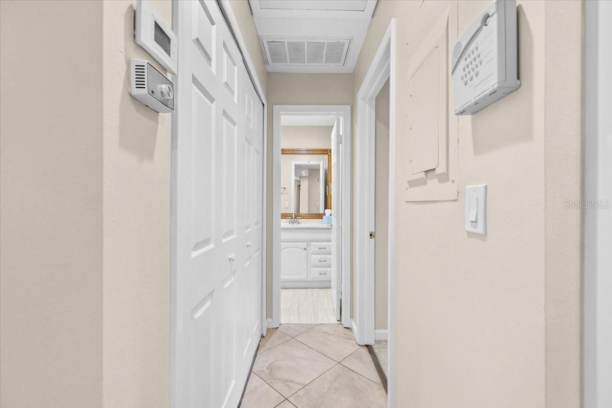 Image 28 of 42 For 1994 Whitney Way