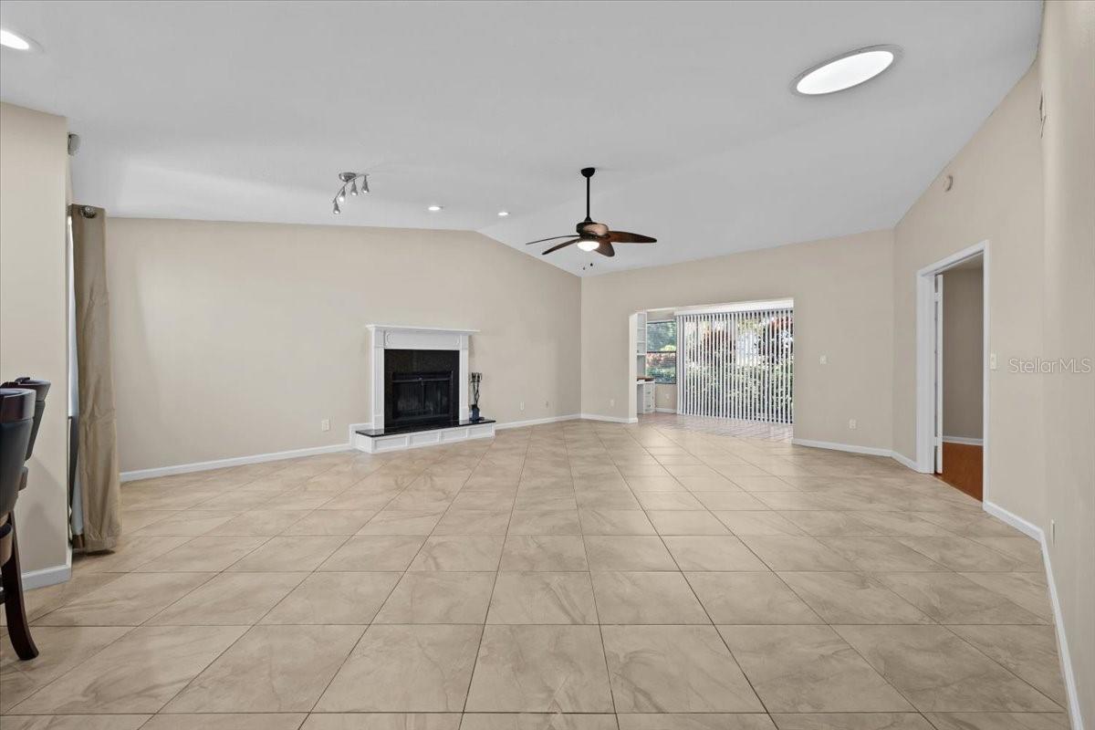 Image 8 of 42 For 1994 Whitney Way