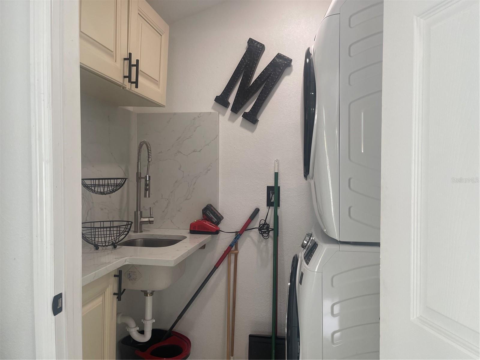 Image 18 of 26 For 103 Frances Avenue