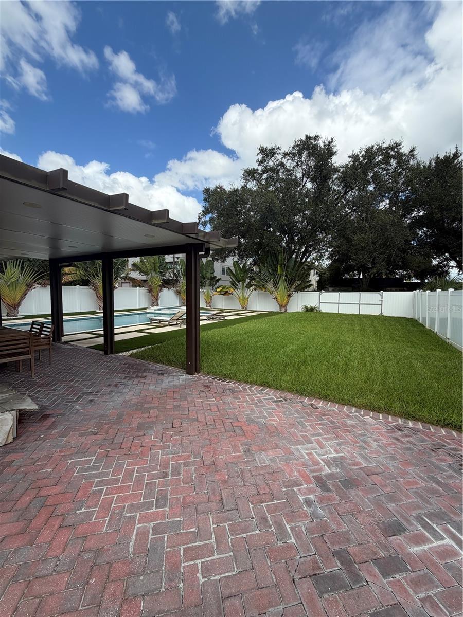 Image 23 of 26 For 103 Frances Avenue