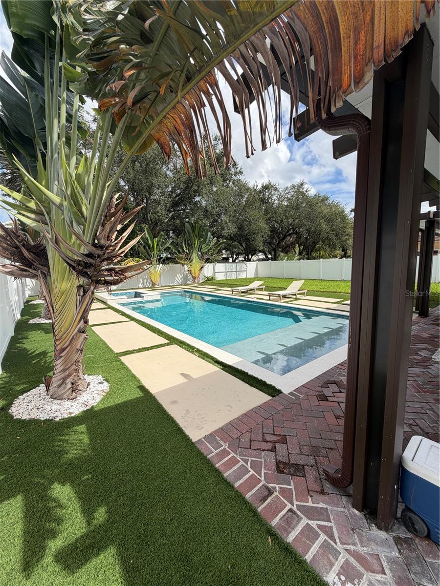 Image 24 of 26 For 103 Frances Avenue