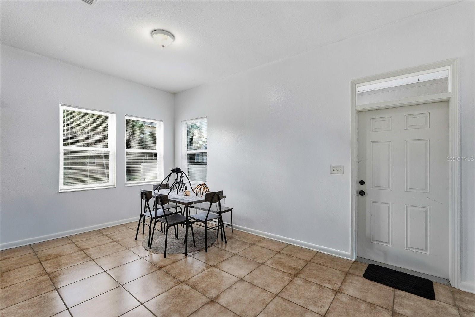 Image 14 of 30 For 1808 Columbus Drive 1