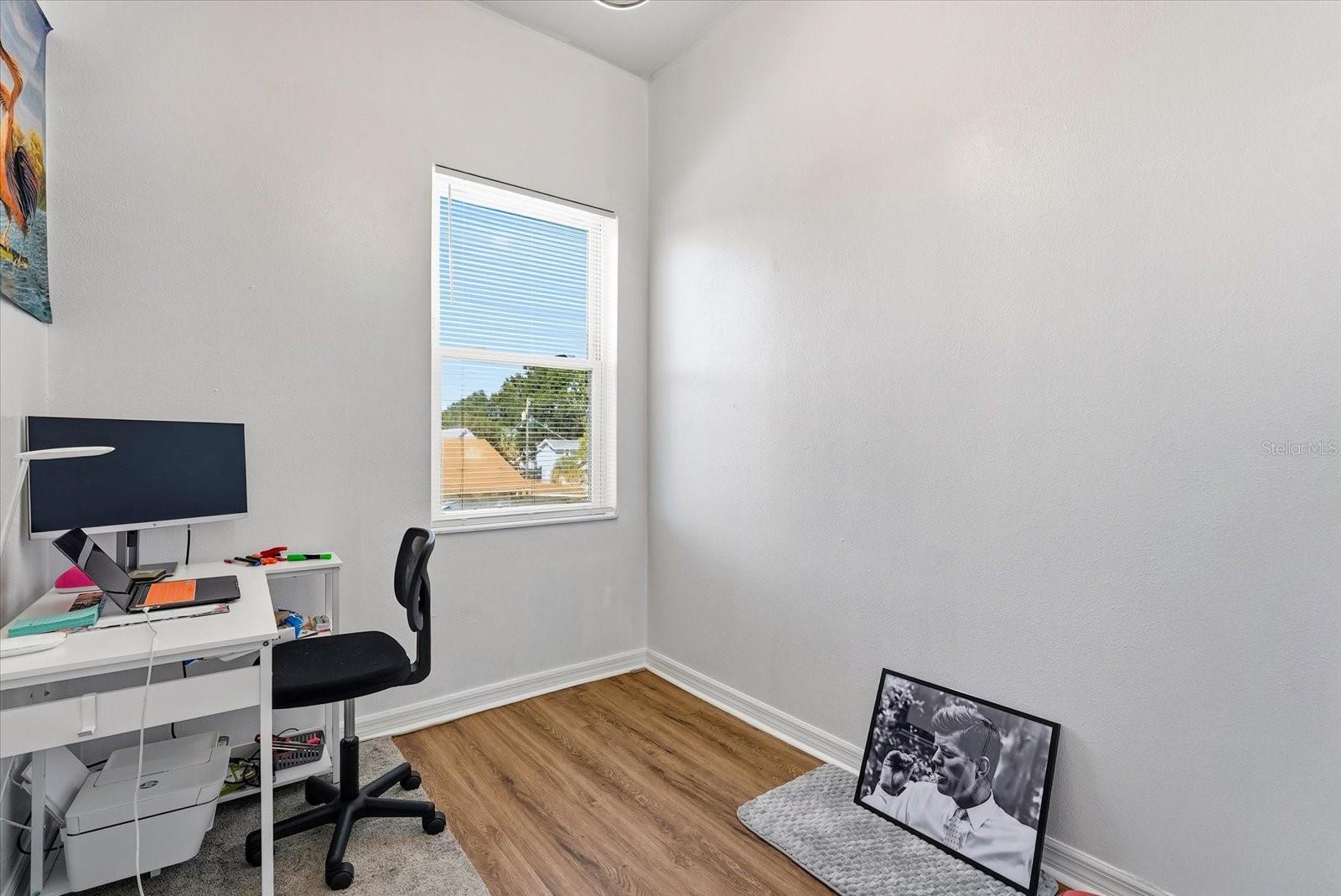 Image 20 of 30 For 1808 Columbus Drive 1