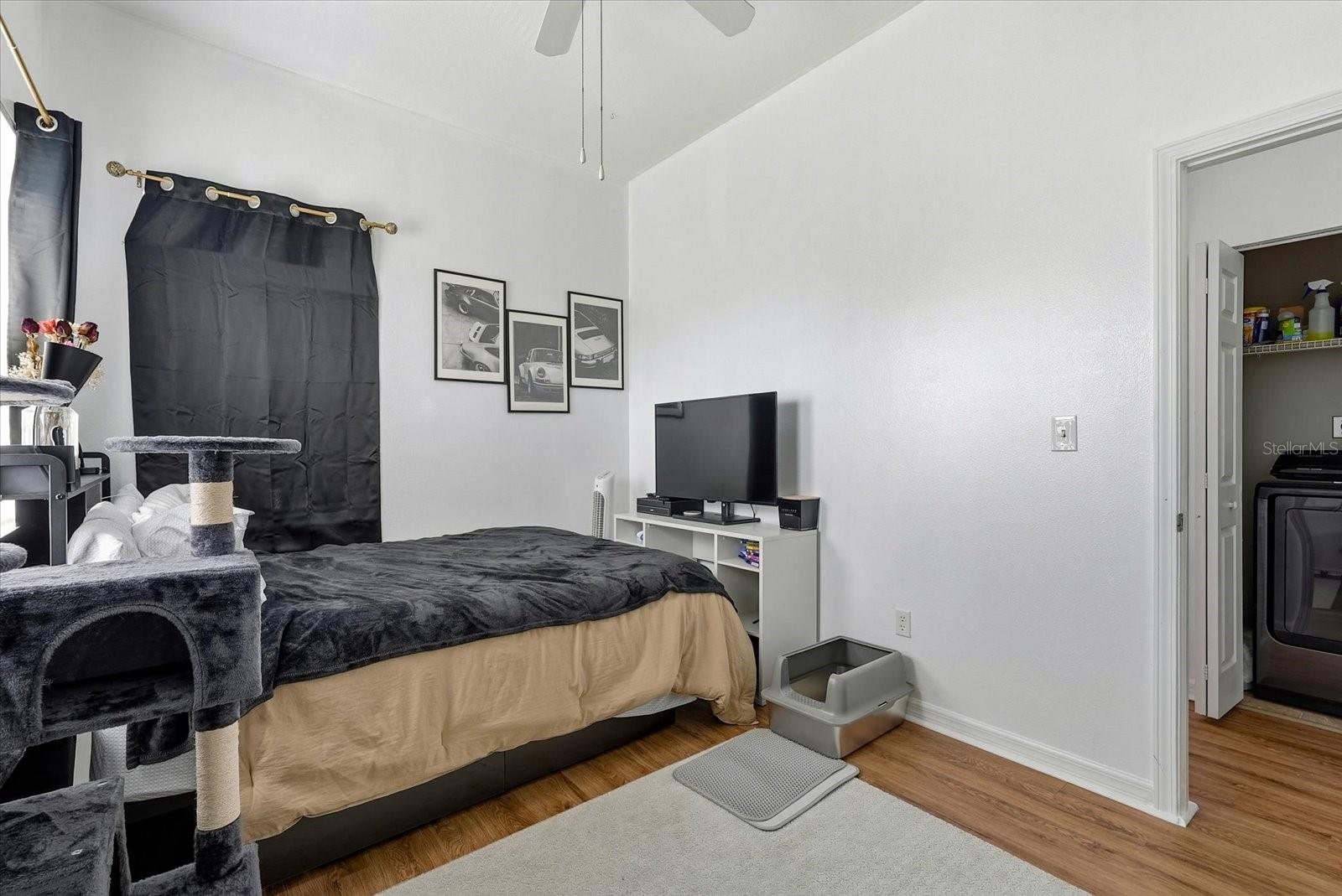 Image 21 of 30 For 1808 Columbus Drive 1