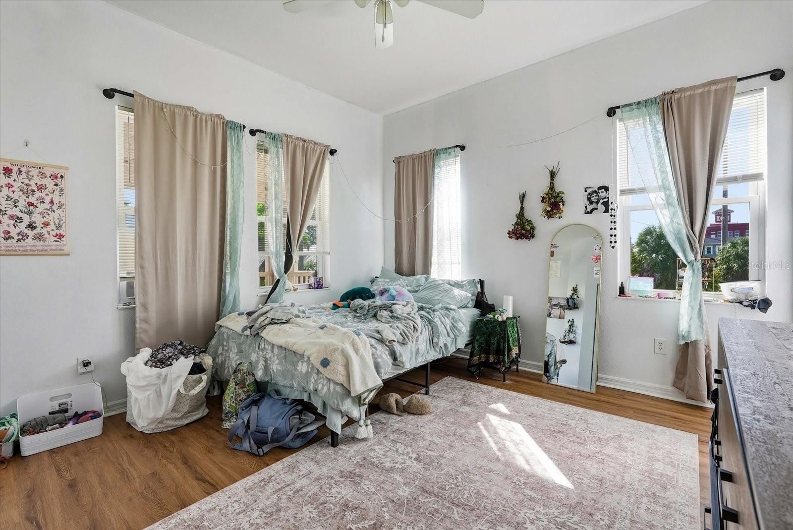 Image 22 of 30 For 1808 Columbus Drive 1