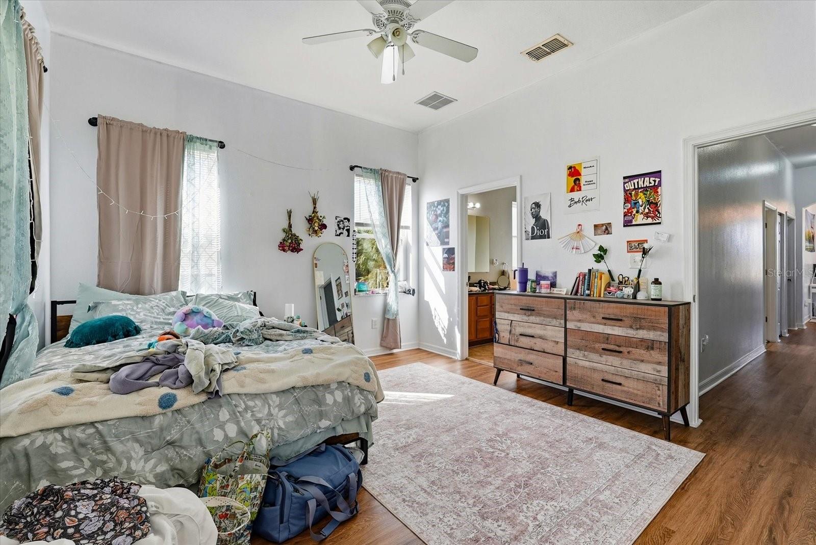 Image 23 of 30 For 1808 Columbus Drive 1