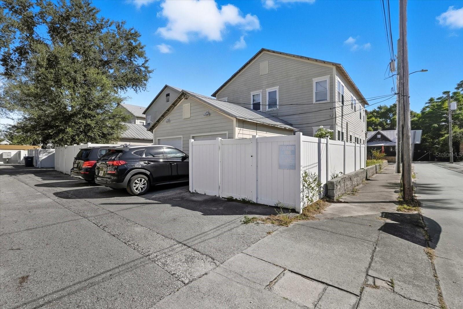 Image 30 of 30 For 1808 Columbus Drive 1