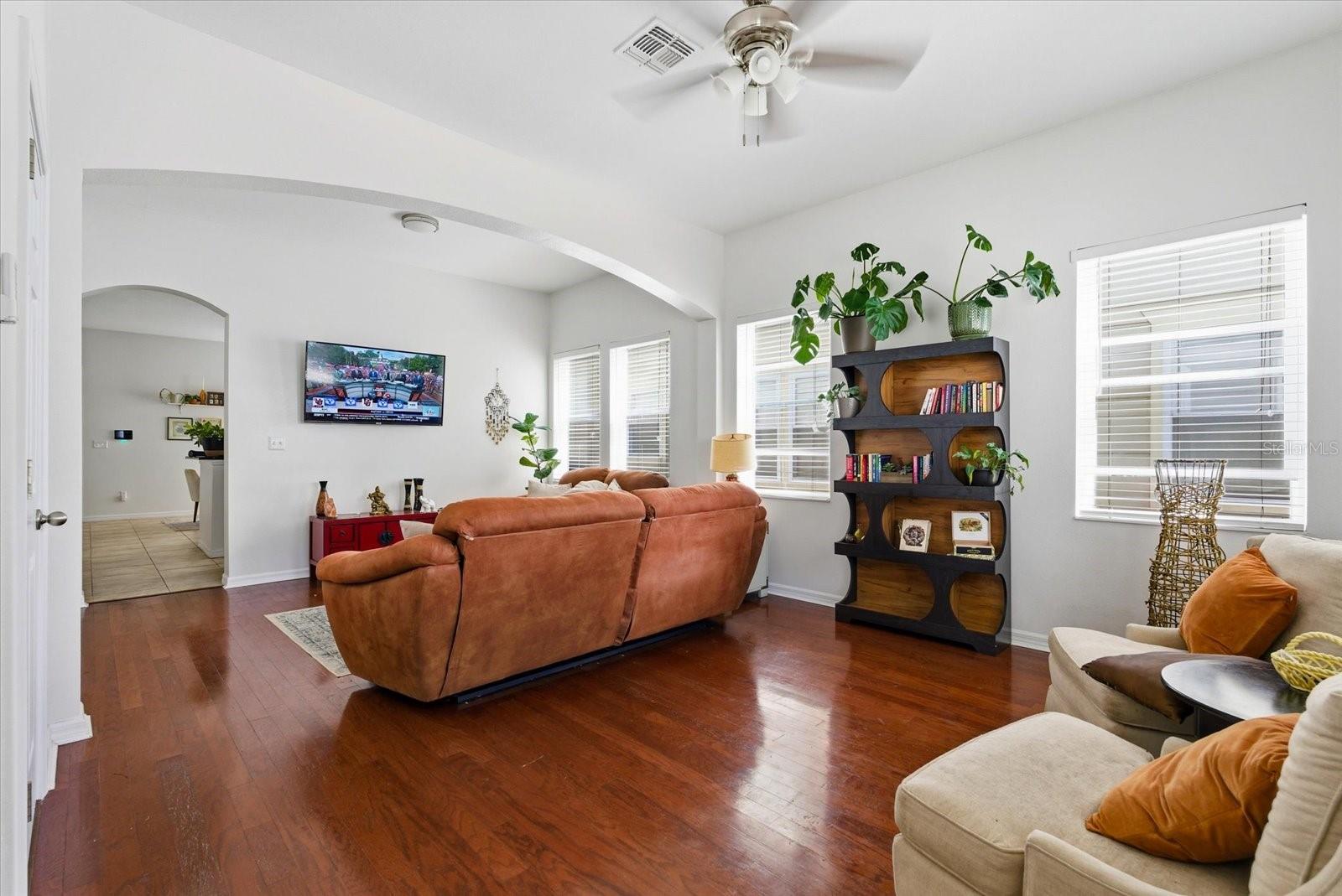 Image 3 of 26 For 1808 Columbus Drive 2