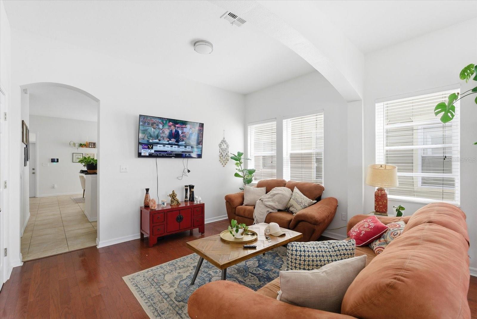 Image 5 of 26 For 1808 Columbus Drive 2