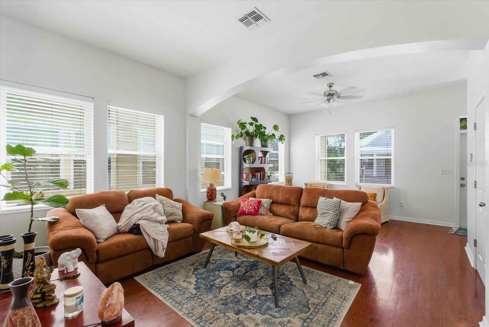 Image 6 of 26 For 1808 Columbus Drive 2