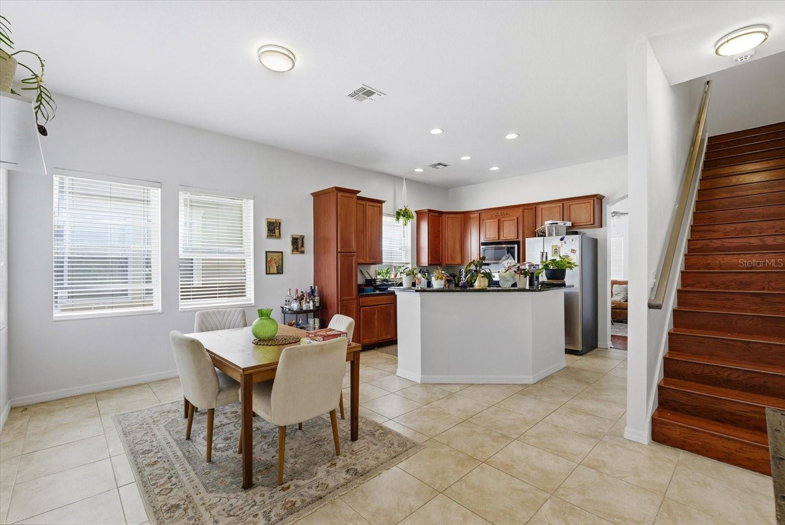 Image 7 of 26 For 1808 Columbus Drive 2