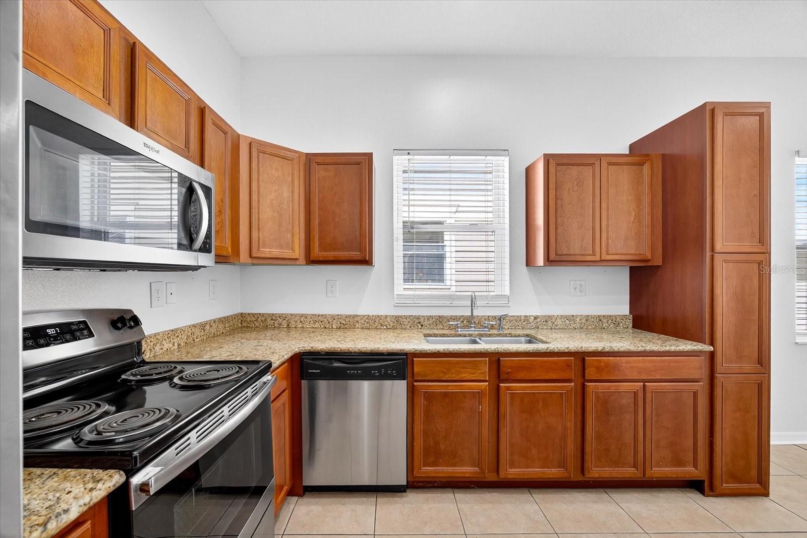 Image 18 of 52 For 1808 Columbus Drive 3