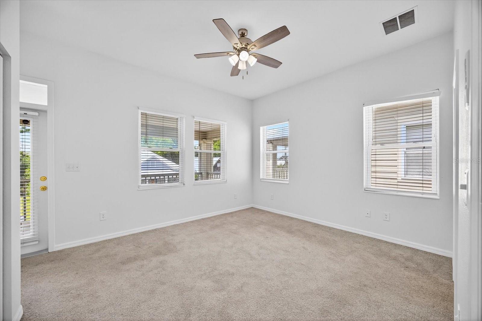 Image 19 of 52 For 1808 Columbus Drive 3