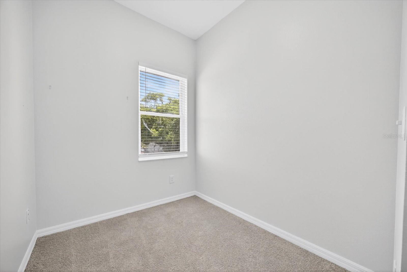 Image 28 of 52 For 1808 Columbus Drive 3