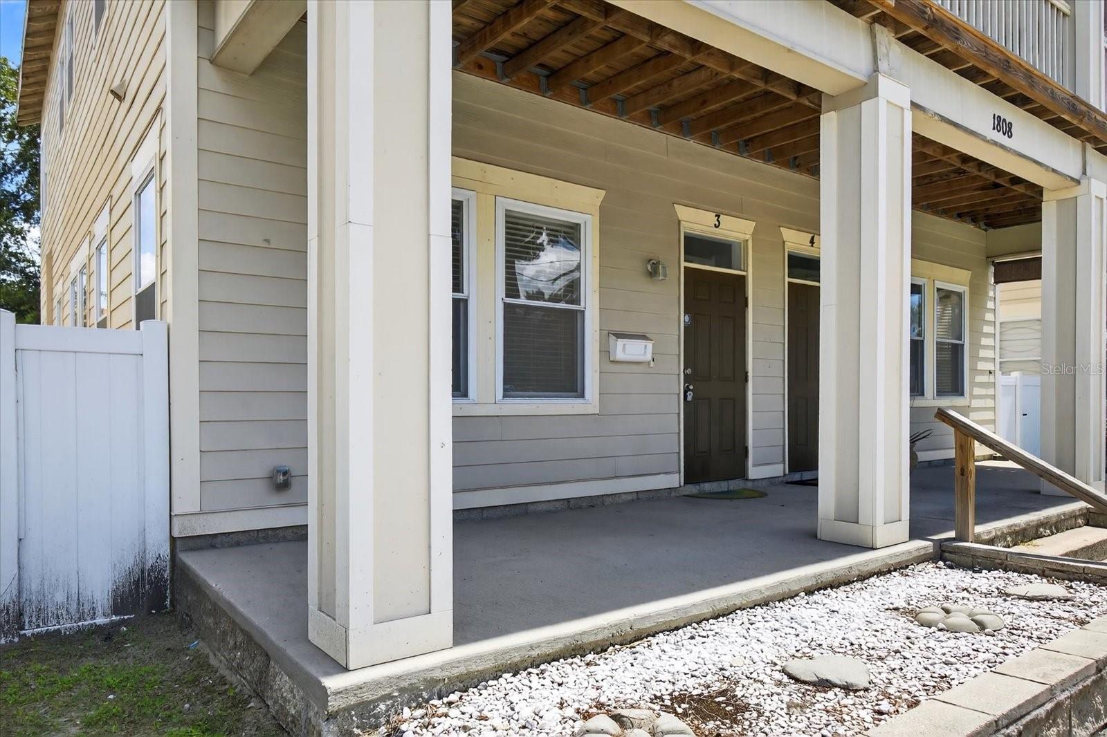 Image 4 of 52 For 1808 Columbus Drive 3