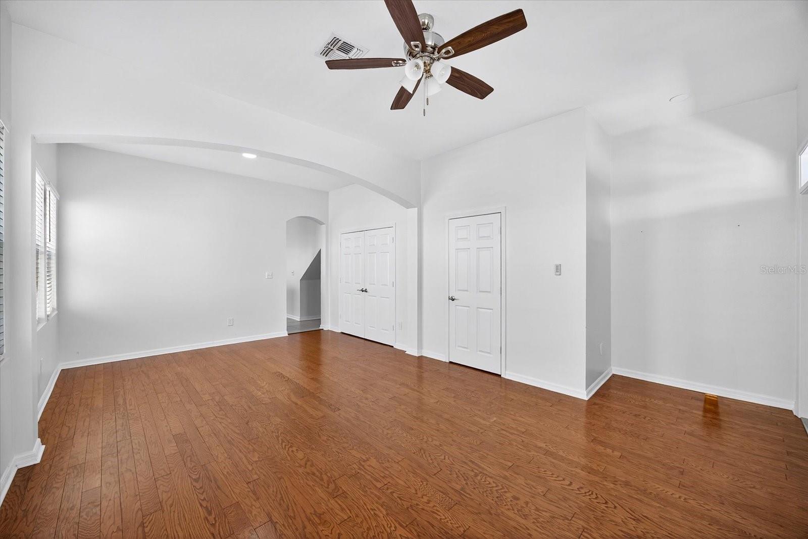 Image 9 of 52 For 1808 Columbus Drive 3