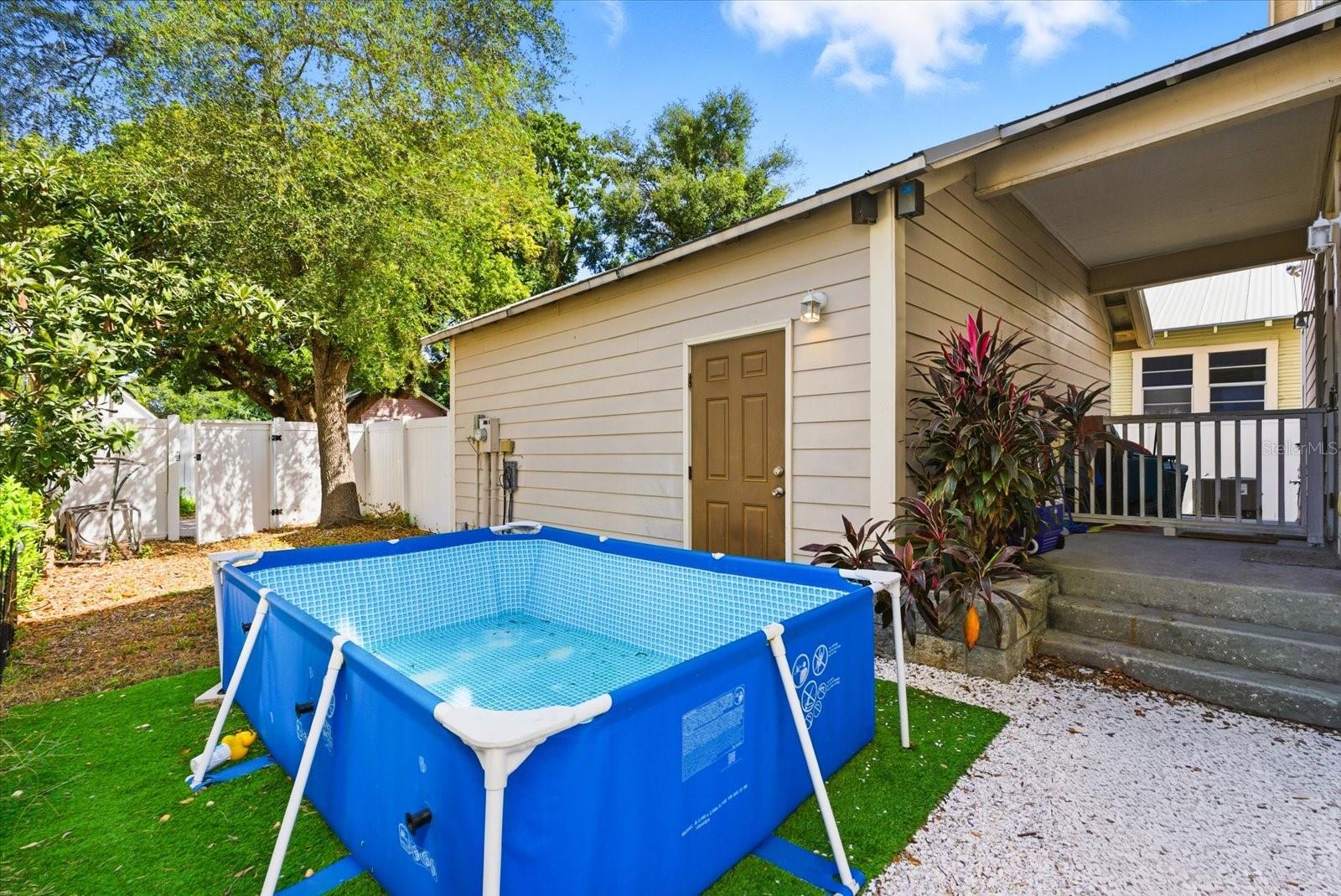 Image 11 of 24 For 1808 Columbus Drive 5