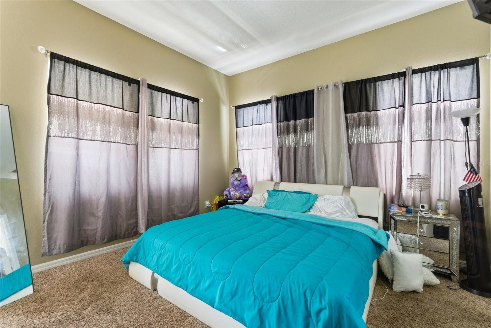 Image 21 of 24 For 1808 Columbus Drive 5