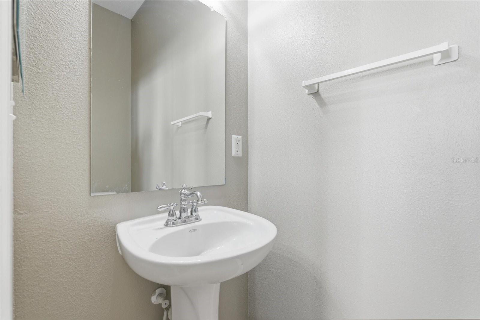 Image 7 of 24 For 1808 Columbus Drive 5