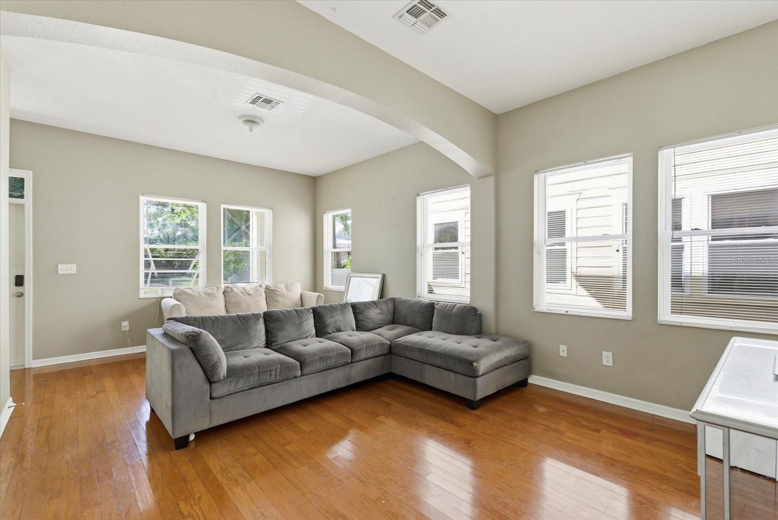 Image 8 of 24 For 1808 Columbus Drive 5