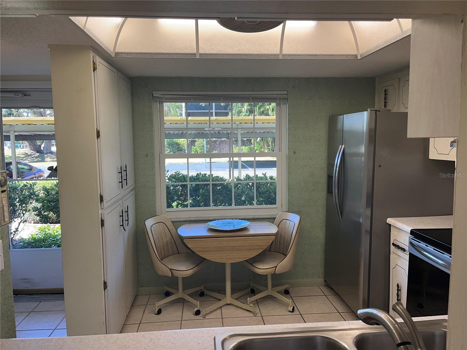 Image 5 of 52 For 840 Virginia Street 108