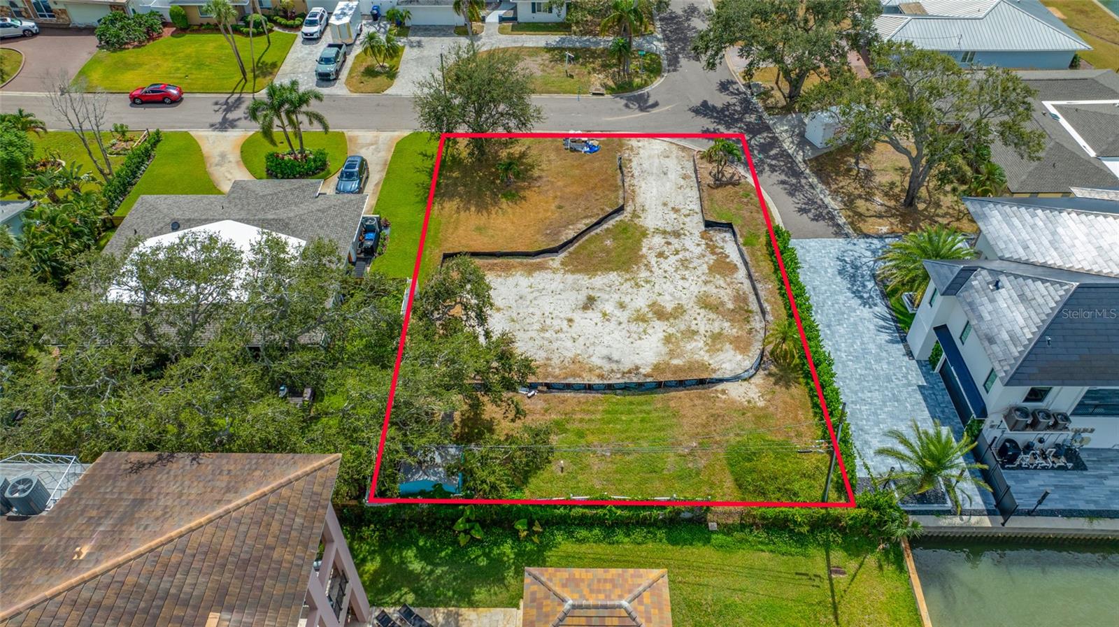 Listing photo id 3 for 8297 33rd Avenue N