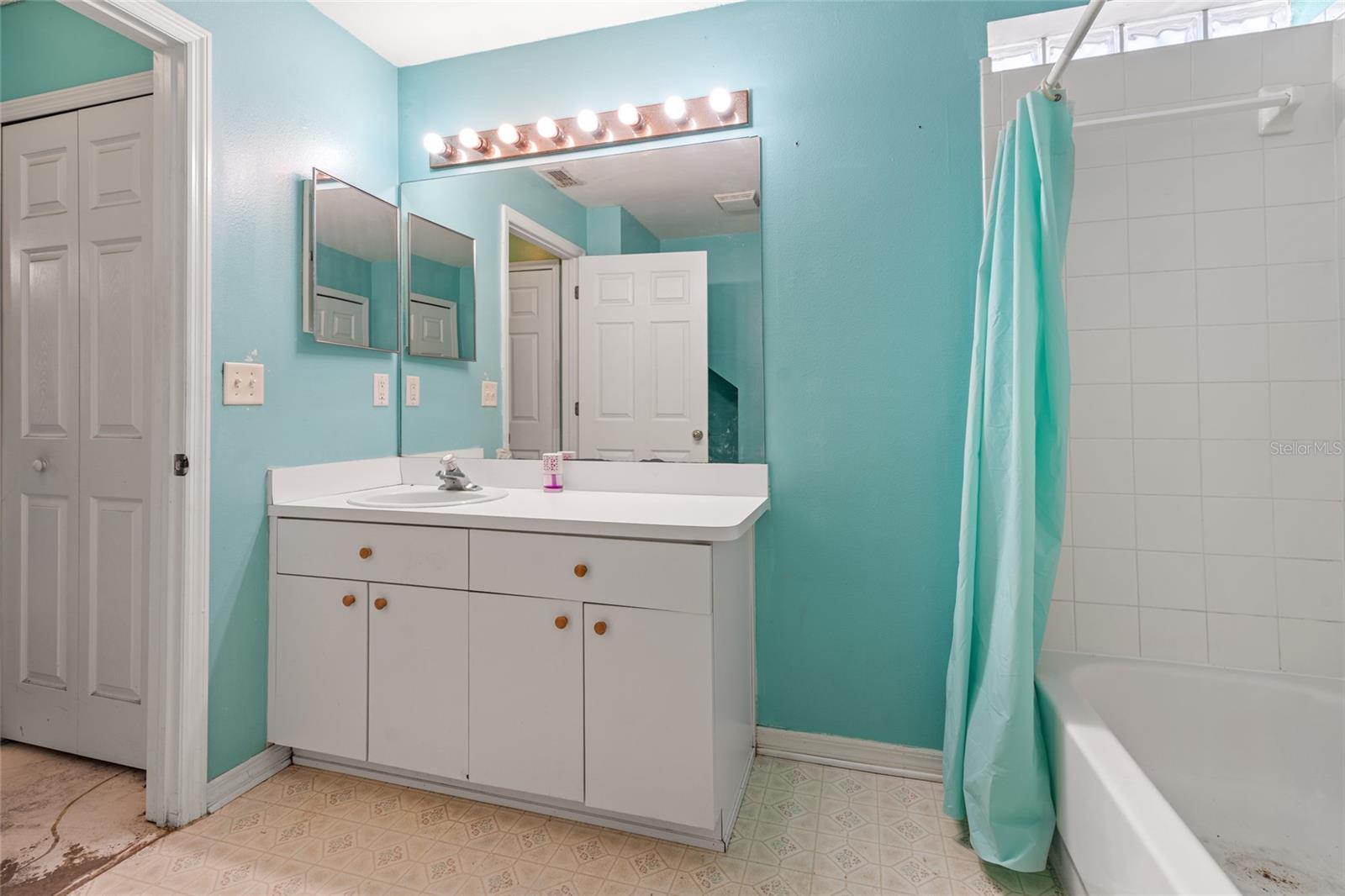 Image 16 of 36 For 6131 Sand Key Lane