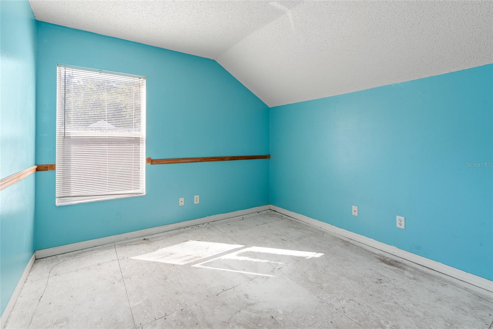 Image 23 of 36 For 6131 Sand Key Lane