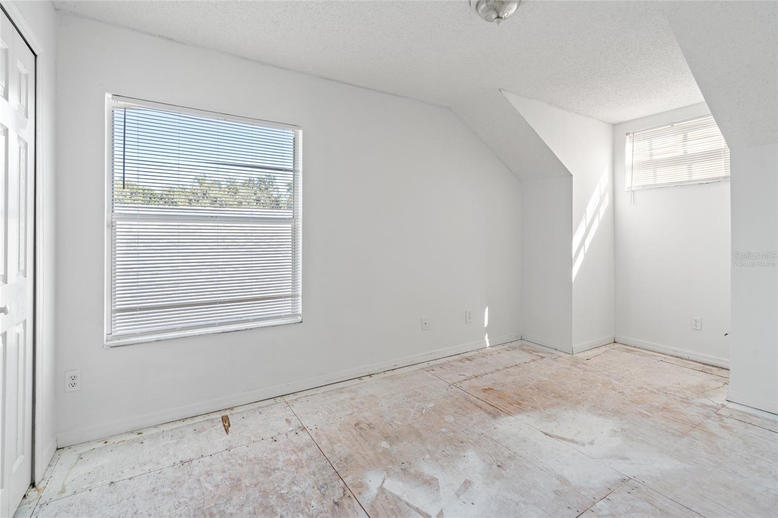 Image 26 of 36 For 6131 Sand Key Lane